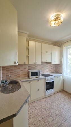 Оренда квартири на Таврійському . Третій поверх . Не кутова . - фото 1