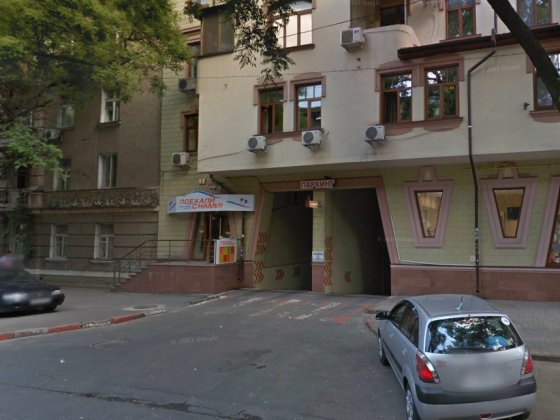 Велике паркомісце у підземному паркінгу, центр, вул. Жуковського / Польська Одесса
