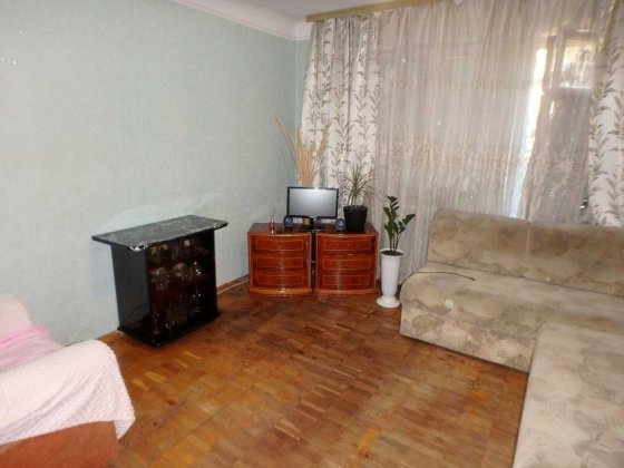 Продається кімната, у 4-кімнатній квартирі, в кімнаті є окрема ванна, та санвузол, проспект Соборнос Киев