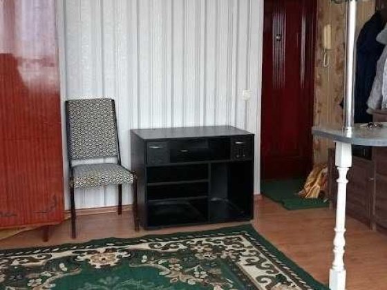 Простора кімната 27 м² біля метро Житомирська | Для проживання або інвестиції Киев