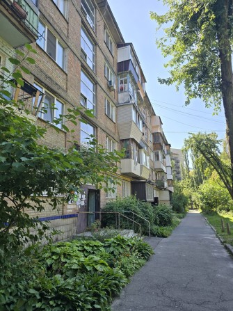 Без комісії! Продаж кімнати в гуртожитку з балконом поруч з метро Академмістечко та Святошин - фото 1