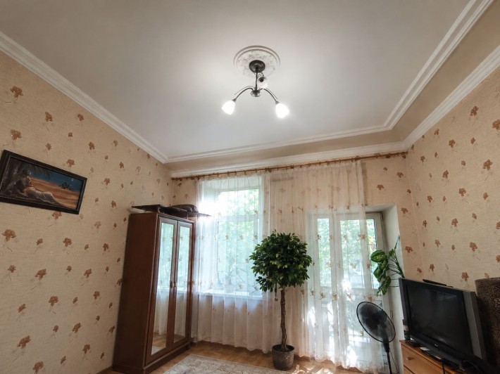 Продам комнату в коммуне на площади Льва Толстого - фото 1