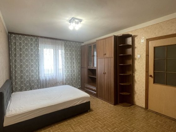 Оренда 1-к вул. Лариси Руденко 21, ТРЦ Піраміда, метро Позняки Киев