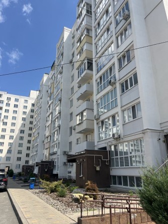 Квартира з новим ремонтом!  в новому будинку! - фото 1