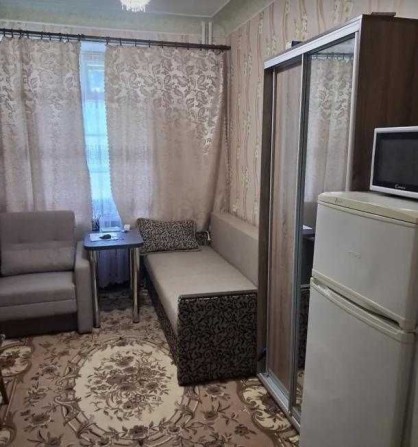 Продам 1к. гостинку возле м. Тракторный завод - фото 1