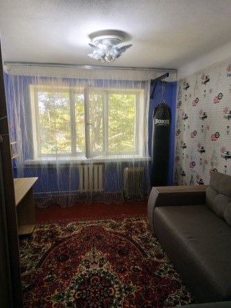 продам гостинку 2 комнаты пос.Жуковского - фото 1