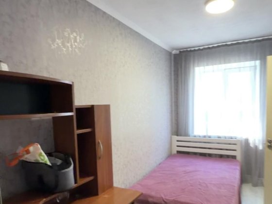 ПРОДАМ 2 кімнати в комуні. Великий Фонтан вул. Артилерійська. Капітальний ремонт. 22 м2.1 сусід (352 Одесса
