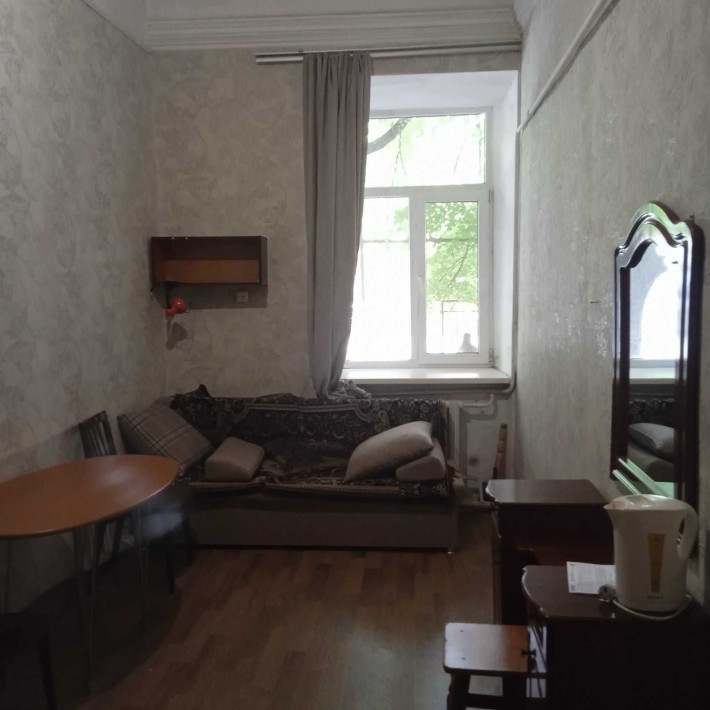 Продаємо кімнату в малій комуні з ремонтом - фото 1