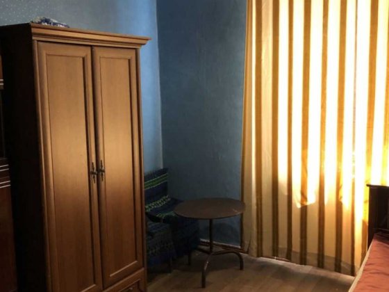 Кімната з меблями в трикімнатній квартирі по вул. Пишеніна Одесса