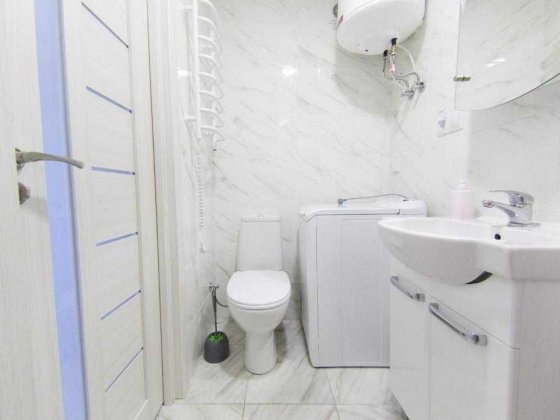 Студія 18 м.кв., неподалік метро Берестейська, від 1-го місяця Киев