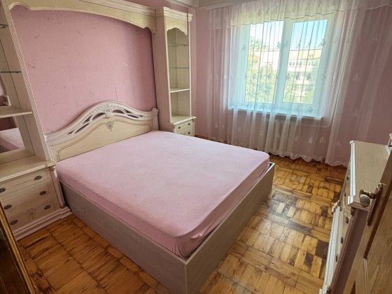 Двох кімнатна квартира на космосі Запоріжжя