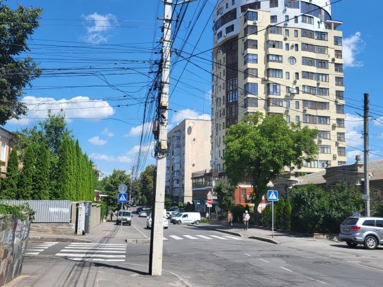 Оренда 2кв  +студiя   Центр  С..Бандери Винница