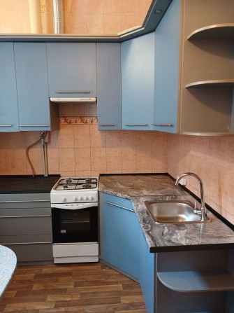 Сдам 2к.сталинку в Центре,ул А Конисского д.1,46м2,3/3 - фото 1