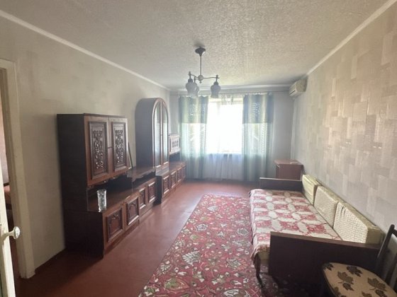 Здається 3-кімнатна квартира за адресою вул. Генерала Пушкіна, 36. Хороший район, поруч ТРЦ Дафі Под Днепр
