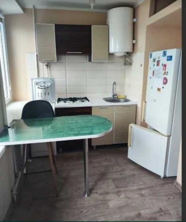 Сдаю 1 к/кв ул.Карпенко 4/9к мебель, техника 7000 - фото 1