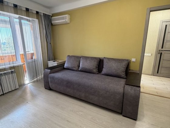 Аренда 1 кім.кв по Героев 93 бригади, р-н 40ї школи, зупинка Універсам -12000гр Запорожье