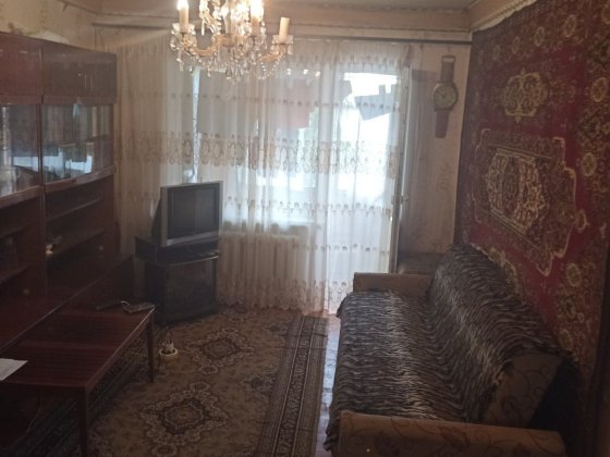 Сдам 2к.кв.Космическая 124б, 5/5  5000+к.у Запорожье