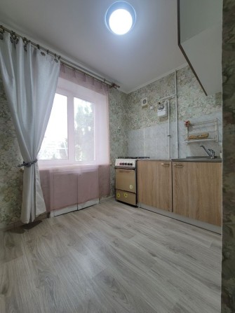 Сдам отличную 1-комн.кв. на ЖМ Тополь-2! Свежий косметический ремонт. - фото 1