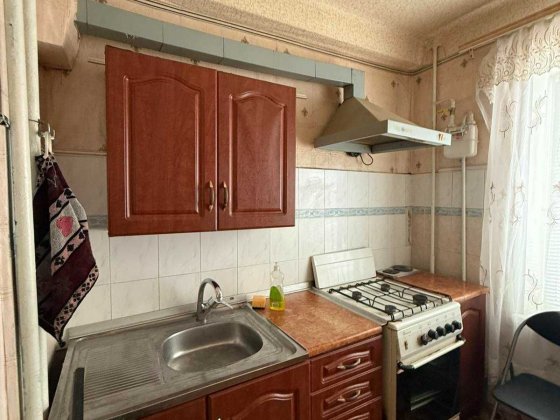 Сдам 2 комнатную квартиру улица Героев 93 бригады 8 этаж Запорожье