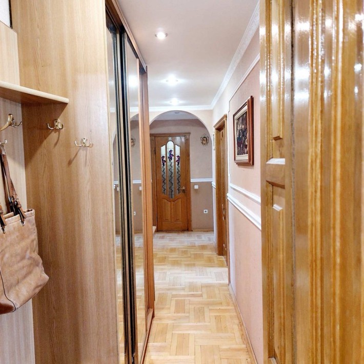 Оренда  3 кімнатна квартира вул. Патона, чешка, євроремонт, меблі. - фото 1