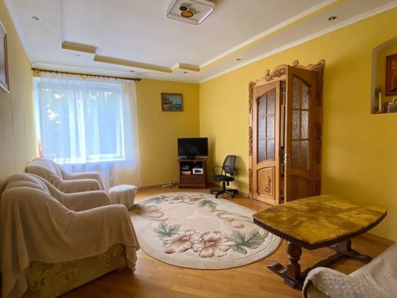 Оренда затишної 2 кімнатної квартири біля Оперного театру вул Сніжна Львов