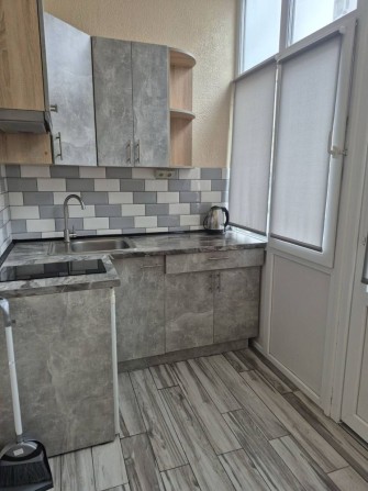 Сахарова/Бочарова, квартира в новом доме на 1эт с балконом - фото 1