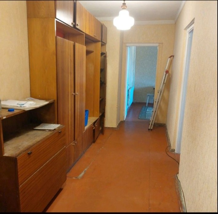 Цена 8 000 грн + только свет. Сдам  3 к.кв Салтовка, метро Студенческая,  до метро 10 мин на транспо - фото 1
