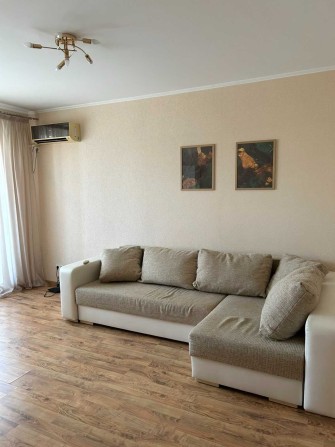 Сдаю 2х комн. квартиру  5/9 новострой Пески - фото 1