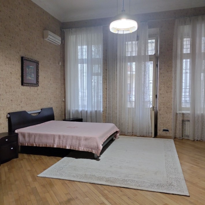 Сдам большую квартиру с видом на Оперный театр - фото 1