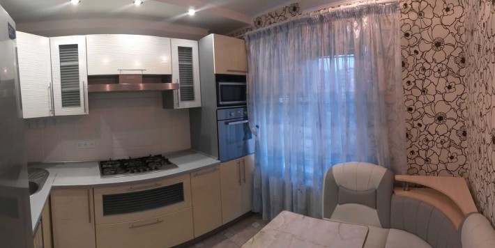 Сдается 2-х комн. квартира на Песках с капремонтом, район Ромакса - фото 1