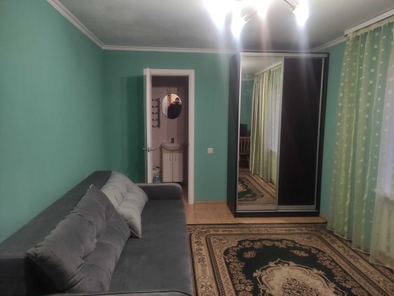 Петропавлівська Борщагівка, Каденюка ( Гагаріна ) 34 А. Недалеко   Епіцентр, Меблеве містечко,  4ROO Петропавловская Борщаговка