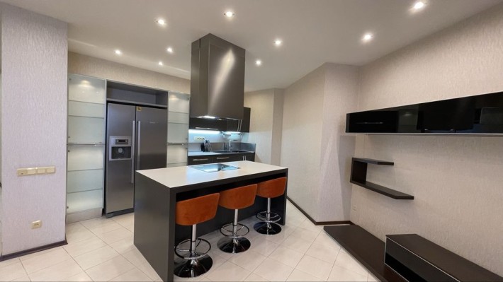Сдам кв, для семьи, 108 м2, Аркадия, 2 спальни, 2 с/у, Гардероб - фото 1
