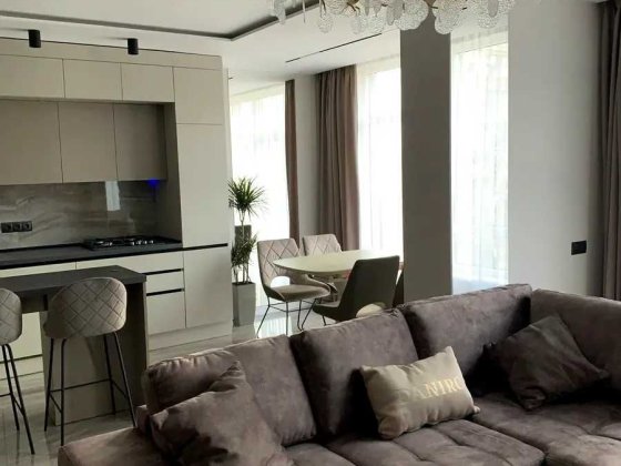 Довготривала оренда однокімнатної квартири+кухня-вітальня  вул Шевченка Жк Семицвіт Львов