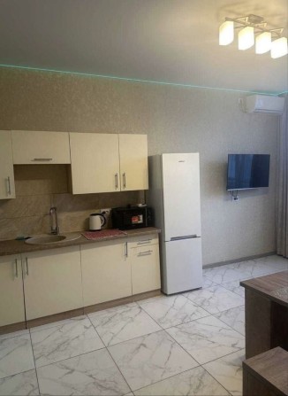 Аренда центр, возле Трц Никольский, м Конституции, ул Короленко 23 - фото 1
