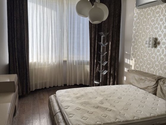 Ареда 2 ком кв 70 м2 Новострой , Паркинг, Генератор , Отакара Яроша , Бот Сад Харьков