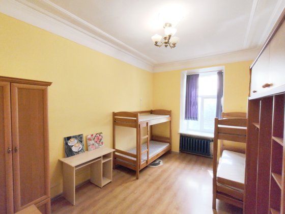 Продам 4-кімнатну квартиру в Центрі Києва, вул. Хрещатик 8б Київ