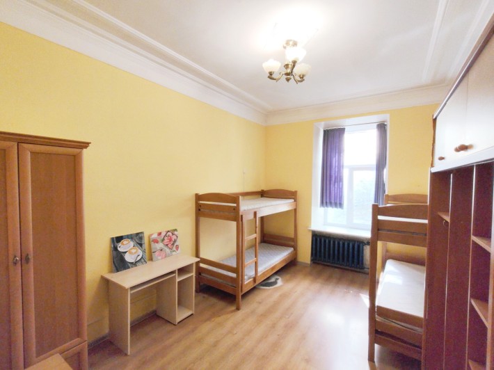 Продам 4-кімнатну квартиру в Центрі Києва, вул. Хрещатик 8б - фото 1