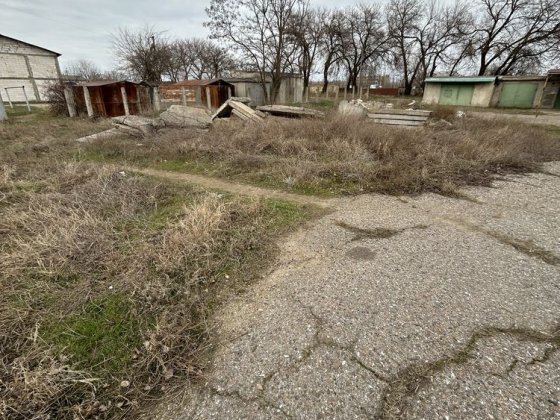 Продам участок 30 соток со зданием 350 м/кв  на Совхозе Білгород-Дністровський