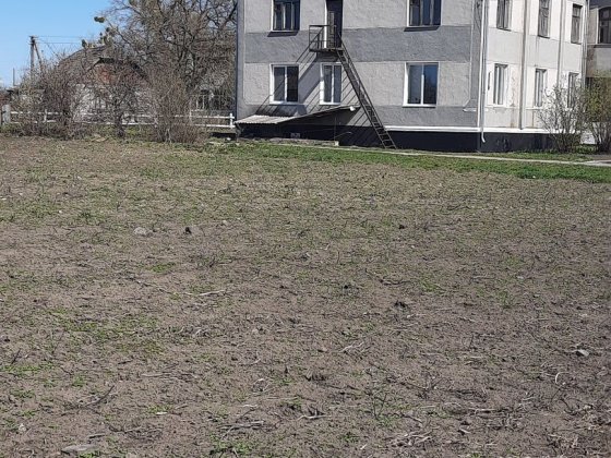 Продам земельну ділянку в центрі села Никонівка,Бердичівський район Бердичев