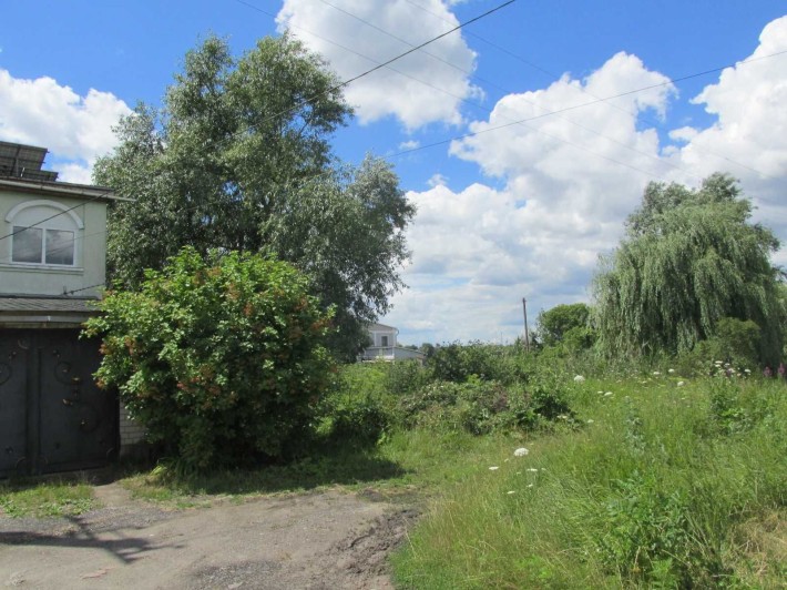 Продам приватизовану земельну ділянку по вул. Сосюри ( р-н Бадина) - фото 1