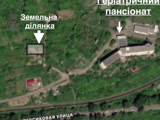Земельна ділянка (рівна) 0.06 га. Чорна гора. Асфальтована дорога Виноградів