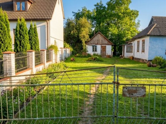Частина будинку  10 соток  центр м.Калинівка Калиновка