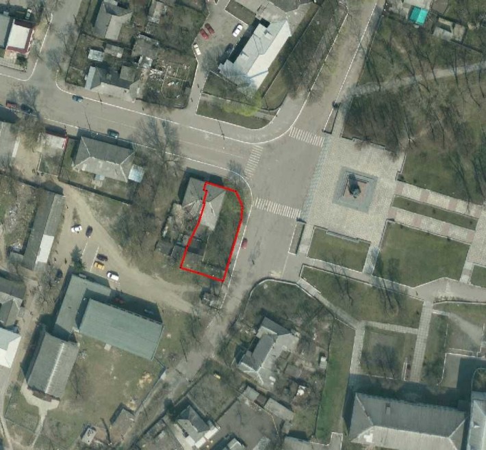 Продається земля і 1/2 будинку у м.Малин - фото 1