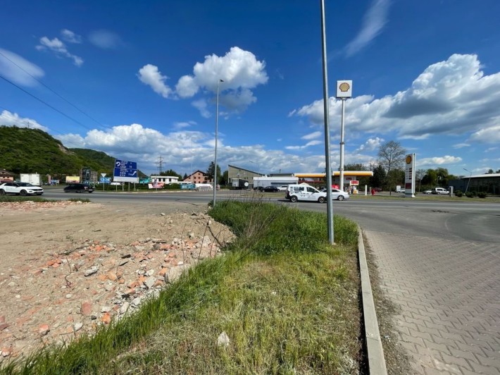 Продам земельну ділянку Автомобілістів АТБ Мукачево Ужгород Шел Центр - фото 1