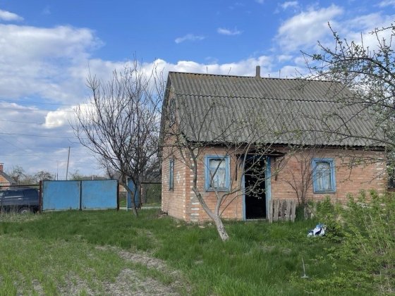 Продам земельну ділянку під забудову,разом з будинком Ромни