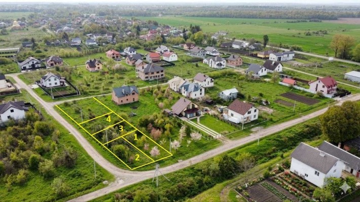 Продається кутова ділянка в м.Стрий загальною площею 32 сотки. - фото 1