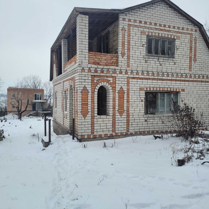 Приватизована земельна ділянка з будиночком - фото 1