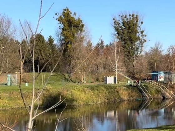 Земельні ділянки в с. Рованці , біля центрального парку , річка Стир Рованцы