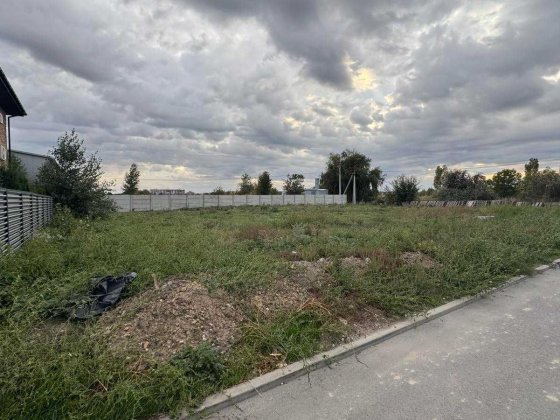 Продам участок под застройку в Золотых Ключах Слобожанське