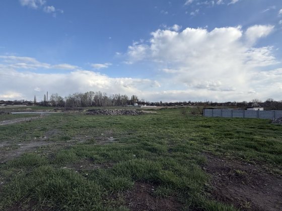 Продам земельну ділянку по вул. Зелена Підгородне